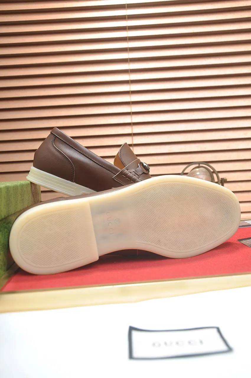 Men's shoes 💰440💶【GUCCI】 (High-end Niuli) New 🍀Gucci* - top version Gucci classic casual leather shoes! It is made of imported original cowhide and has a comfortable first layer of cowhide lining! Original wear-resistant rubber outsole! High quality products! Code number 38-44!